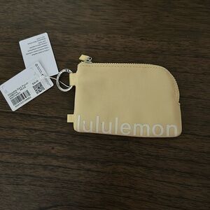 Lululemon clippanle card pouch